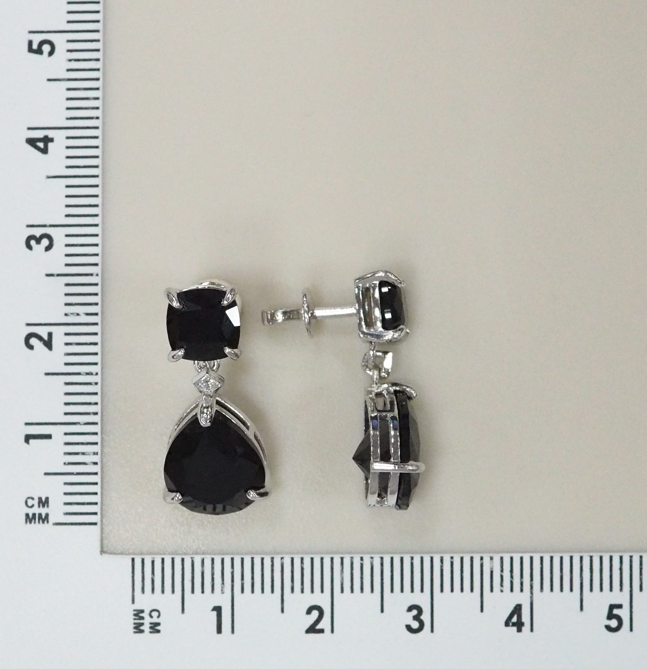 Серебряные серьги-пусеты с черными турмалинами